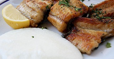 EEL COOKED IN BAYLEAVES