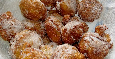 CARNIVAL DOUGHNUT